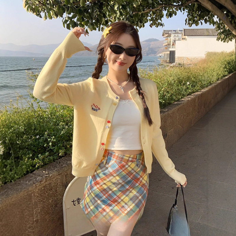 Yellow Knitted Jacket Cardigan Women's Spring and Autumn Sling Outer Jacket Women's 2025 New Embroidered Explosive Sweater