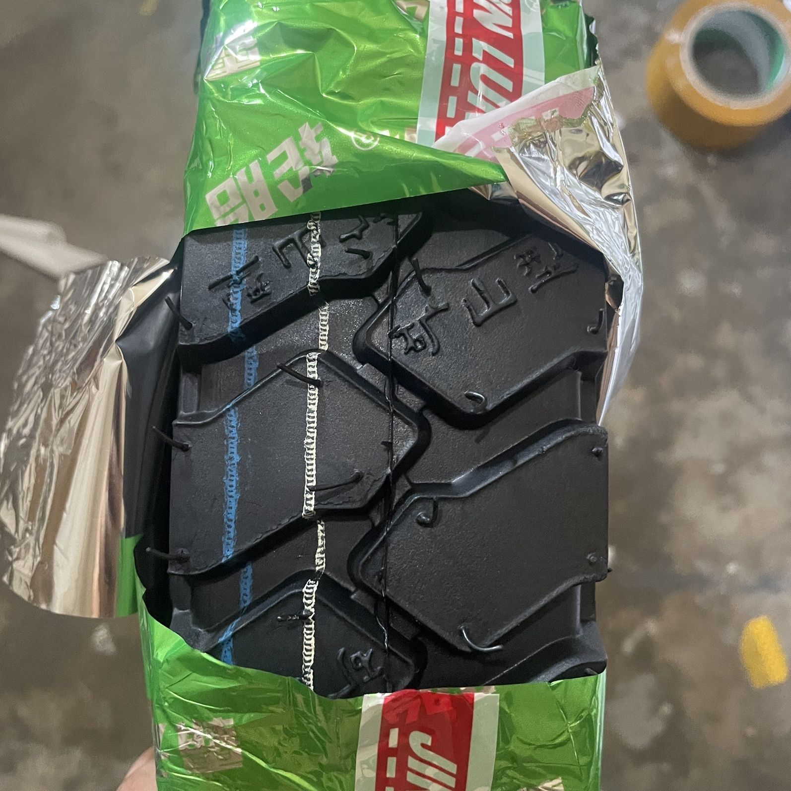 뜨거운 판매 4.00-12 두꺼운 내마모성 강철 타이어