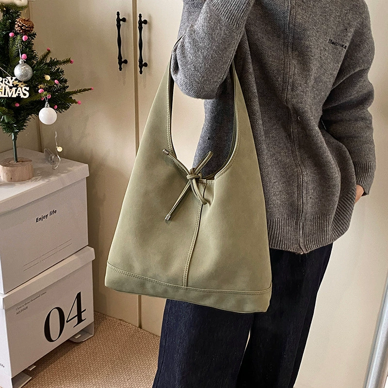 Matte capacious shoulder bag, one-shoulder bag