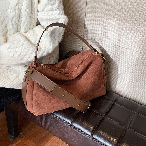 Capacious fashionable bag strap, demi-season shoulder bag, retro one-shoulder bag, 2023 collection