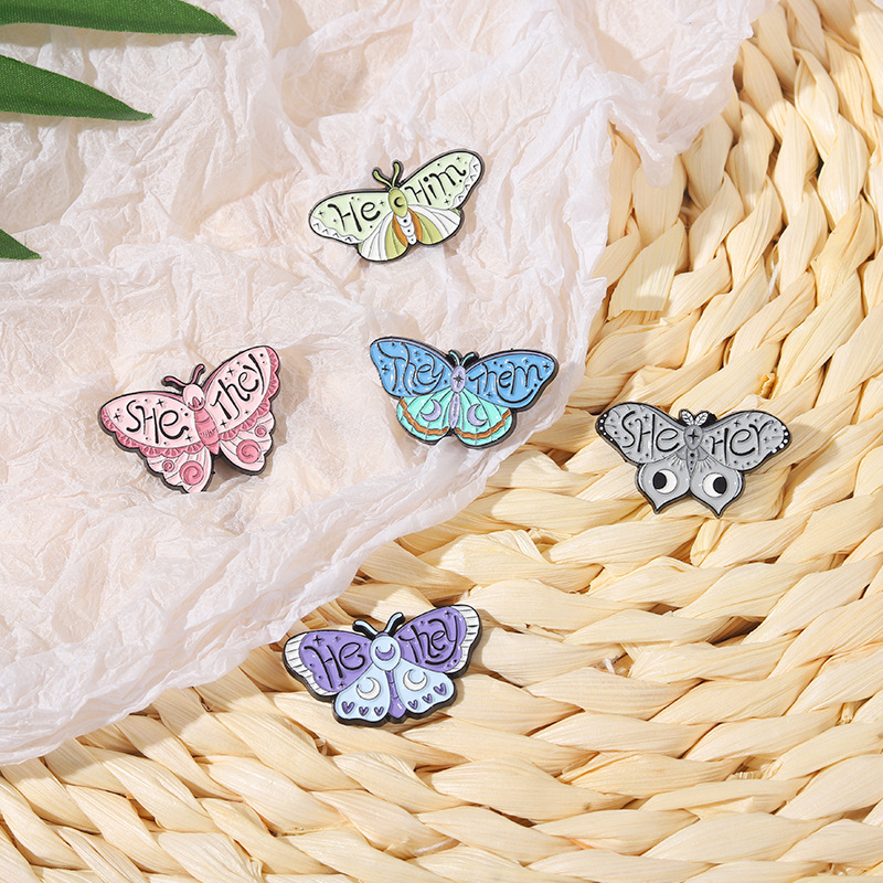 Retro Letter Butterfly Alloy Enamel Brooches display picture 3