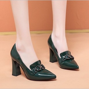 ī�Gɫ��Ƥ��ЬŮ2024�����¿�r���R㕿ۼ��^ƤЬ�\�ڴָ��߸�Ь