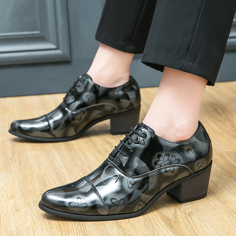 Zapatos de hombre de tacones altos de punta transfronterizos de tamaño grande estilo británico estilo de peinado maestro zapatos de cuero estilo europeo y americano casual zapatos de negocios