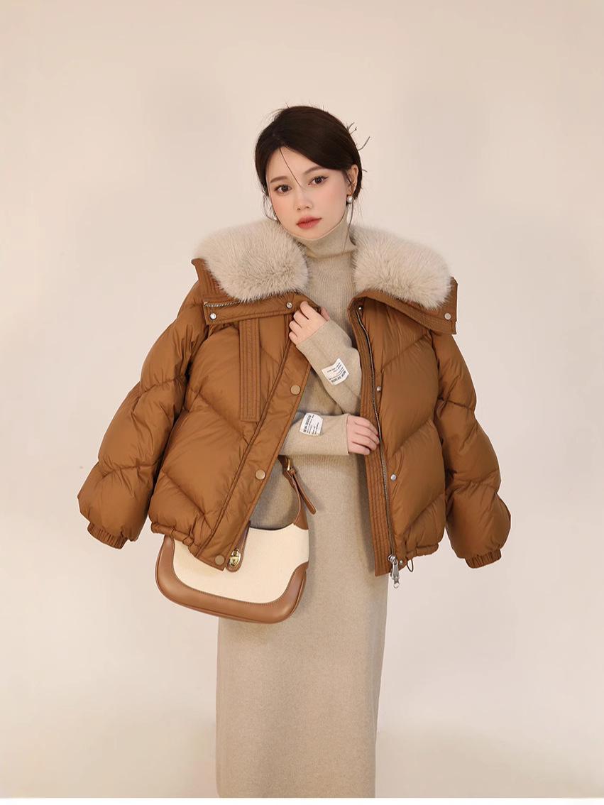 大きい毛の襟の小さい子供の羽毛の綿服の女性のタイプの冬の2024新型の韓国版は縄の短い綿入れの綿服のコートを引き出します。
