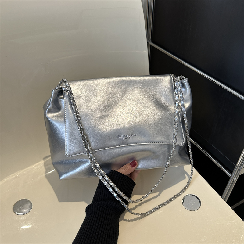 Soft Leather Large-Capacity Fashionable Simple Commuter Chain Shoulder Bag for Women 2025 Early Autumn New Versatile Ins Tote Bag