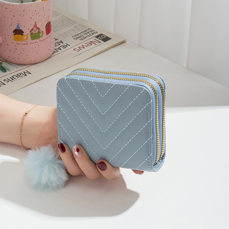 Cartera corta de doble cremallera 2025 bolsas bordadas en forma de V calientes bolsas de pelo bolsas simples bolsas de mano de doble capa cartera