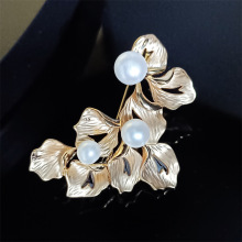 Style Simple Lune Le Cuivre Femmes Broches display picture 3