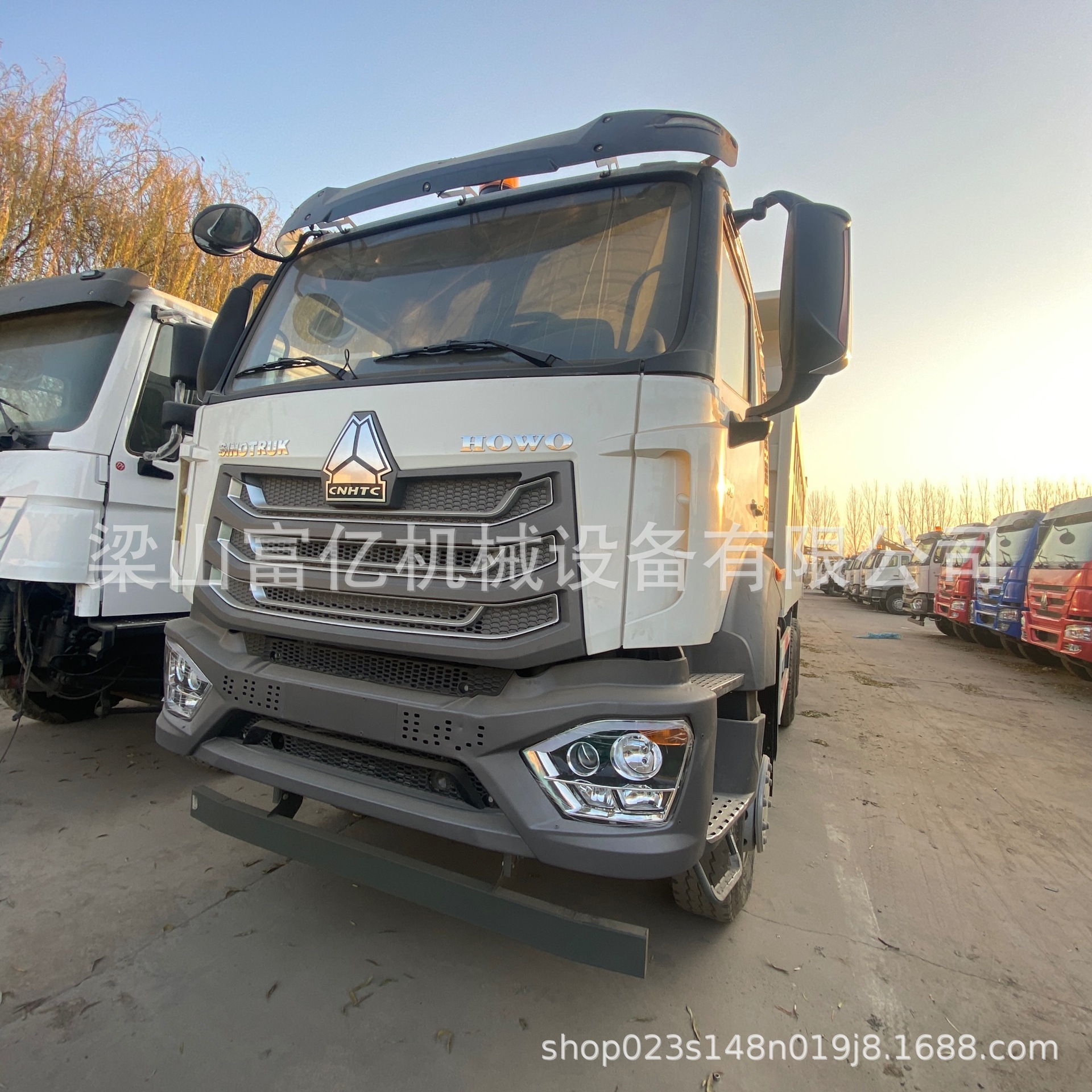 Direct Sales from Foreign Trade Manufacturers: In-Stock Sinotruk 380-Horsepower Haowo 8X4 Dump Truck, Remanufactured Cargo Truck, Tipper Truck