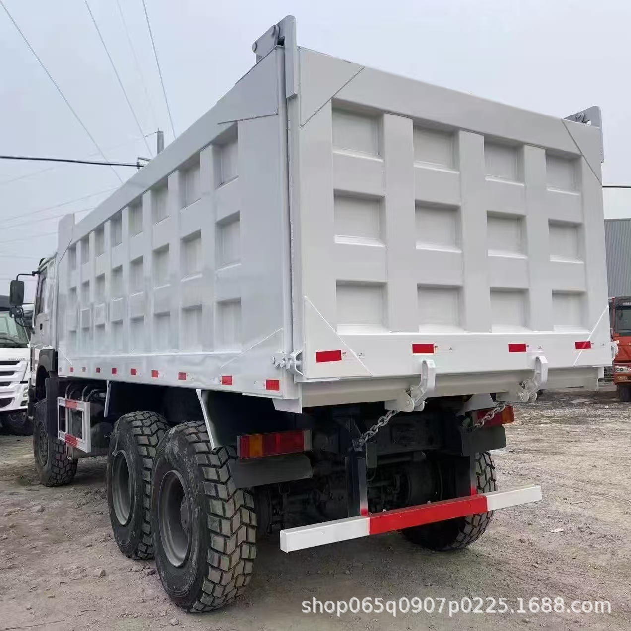 Cross-Border Sales of Sinotruk Howo 371 Horsepower 6-Wheel Drive Dump Truck 6X6 Dump Truck Exported to Africa