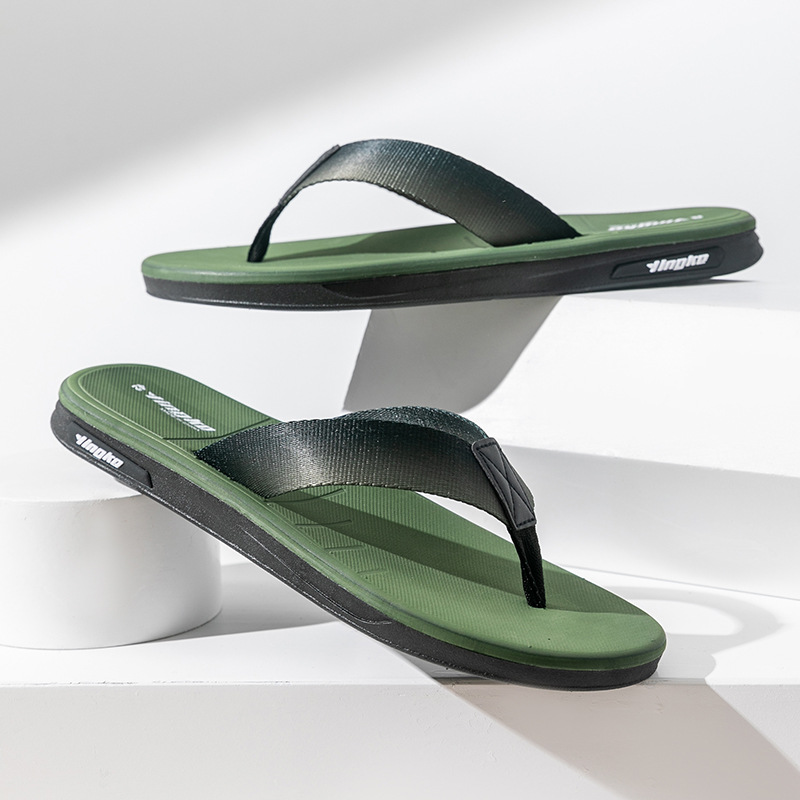 2024 Nuevo estilo coreano Chanclas de verano resistente al desgaste antideslizante zapatos de playa de los hombres Moda Red Chanclas de los hombres