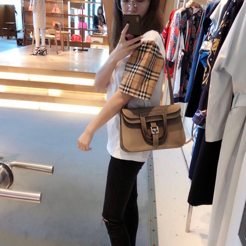 Venta directa de la fábrica 2024 nuevo maletín de cuero de vaca con patrón de litchi en la primera capa de primavera y verano, bolso de mujer con cuero de vaca en un hombro