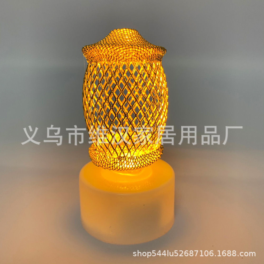 Transfronterizo Oriente Medio malla de alambre hueca dorada lámpara de vela electrónica de hierro forjado lámpara de noche LED decoración de escritorio iluminación