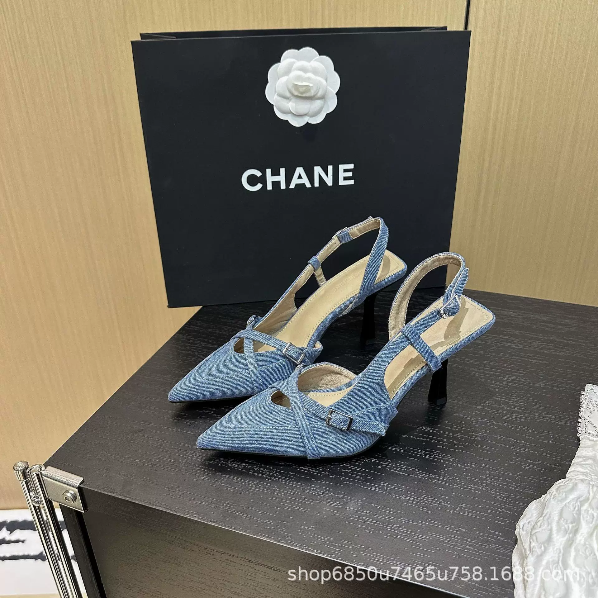 跨境尖头包头后空时尚交叉带条搭扣细高跟凉鞋通勤百搭高跟鞋女款