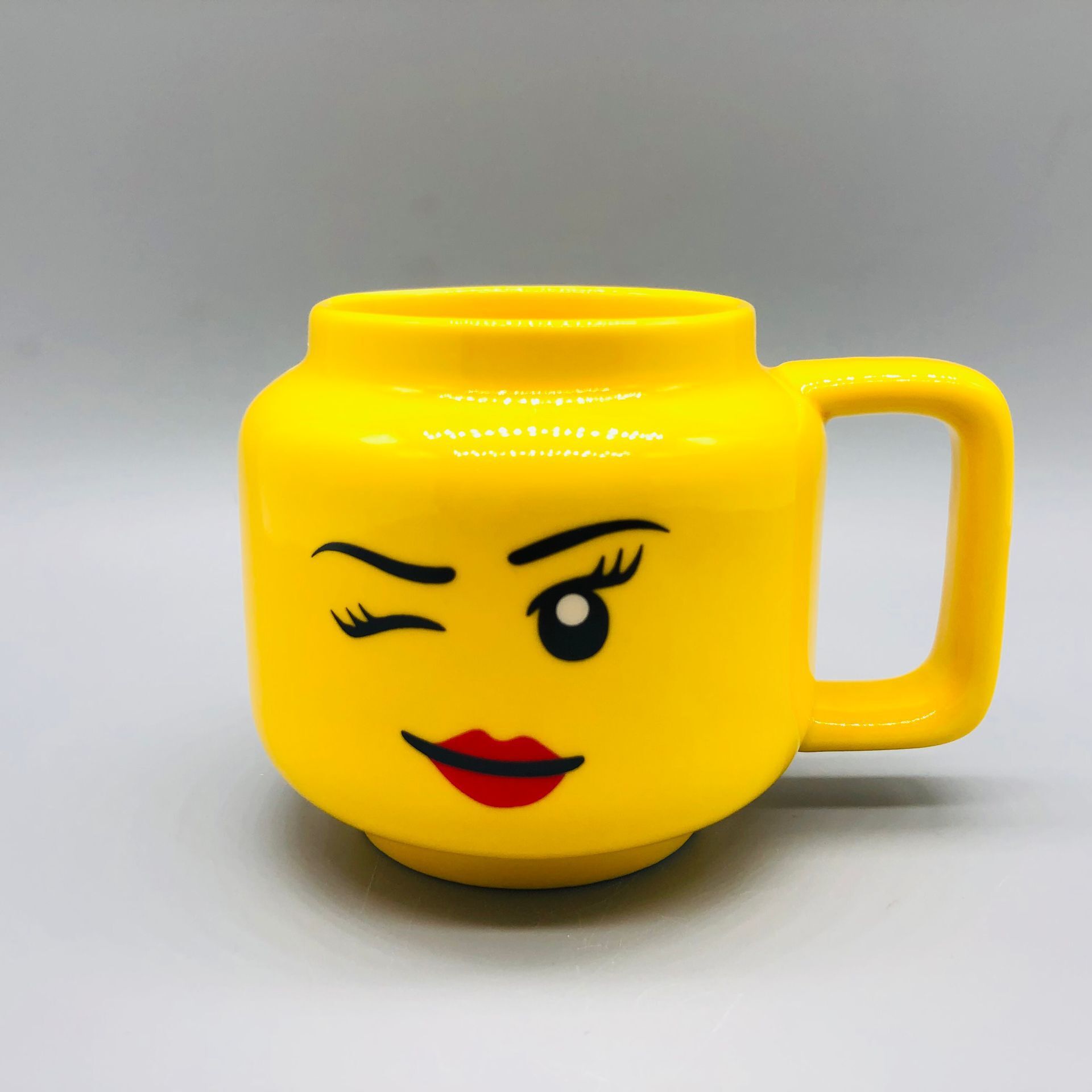 Expresión facial linda taza de cerámica pequeña cabeza de muñeca taza de cerámica linda cara sonriente taza de bebida taza de regalo para niños