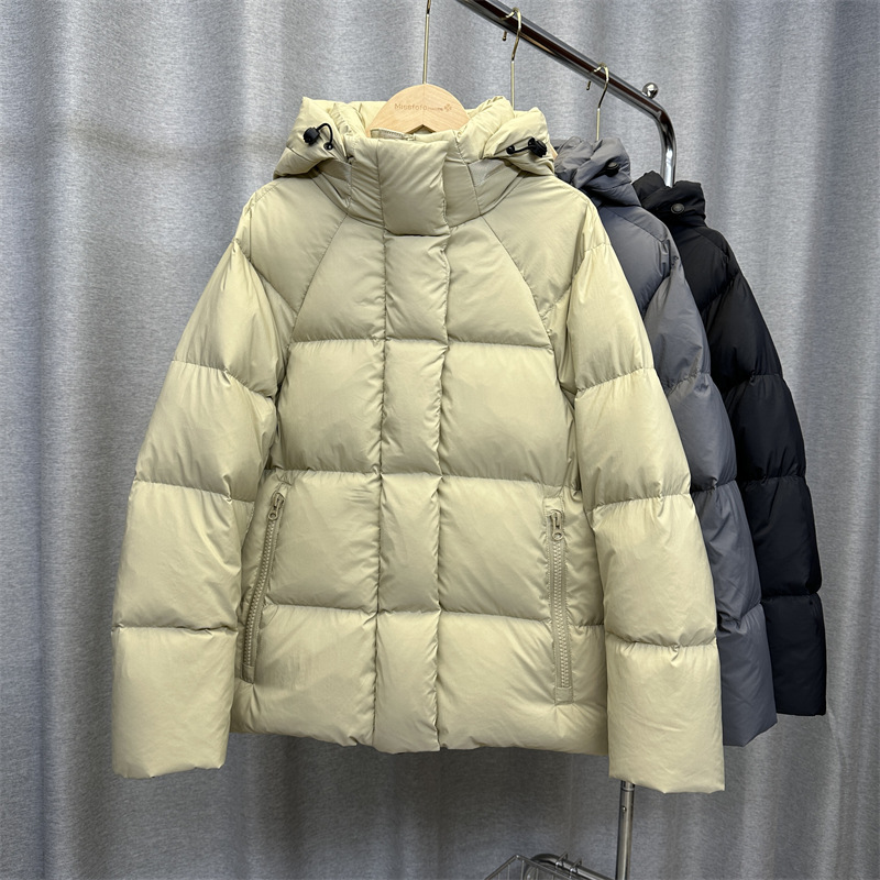 High-End Stylish down Jacket for Women, 2025 Winter New Hooded Petite Puffer Coat, Thickened with Multiple Pockets