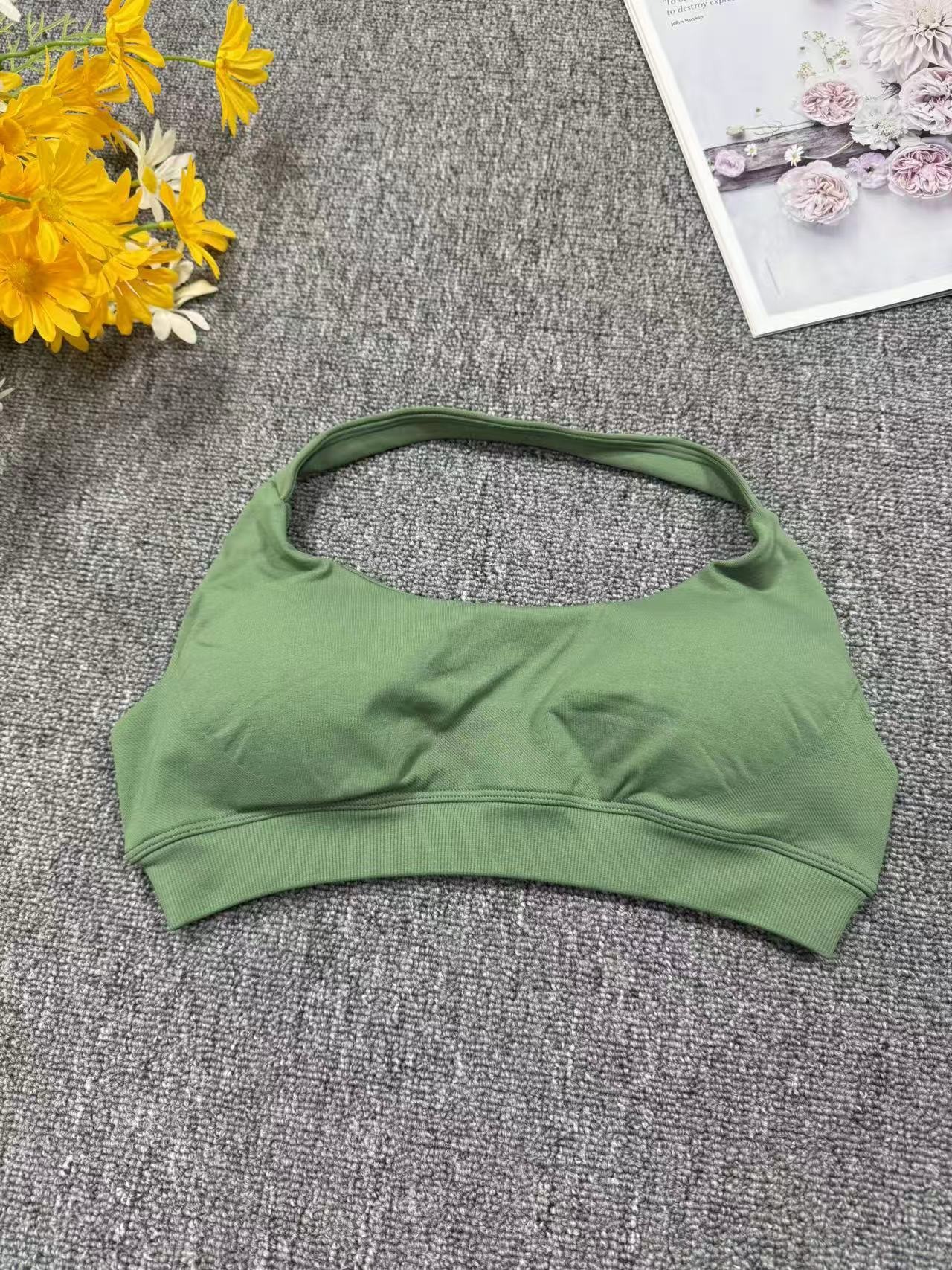 피스타치오 그린