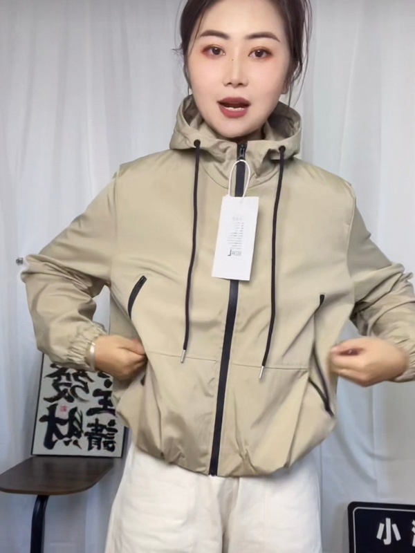 高级感休闲运动风冲锋衣连帽宽松短外套2025小个子百搭上衣A7061|undefined