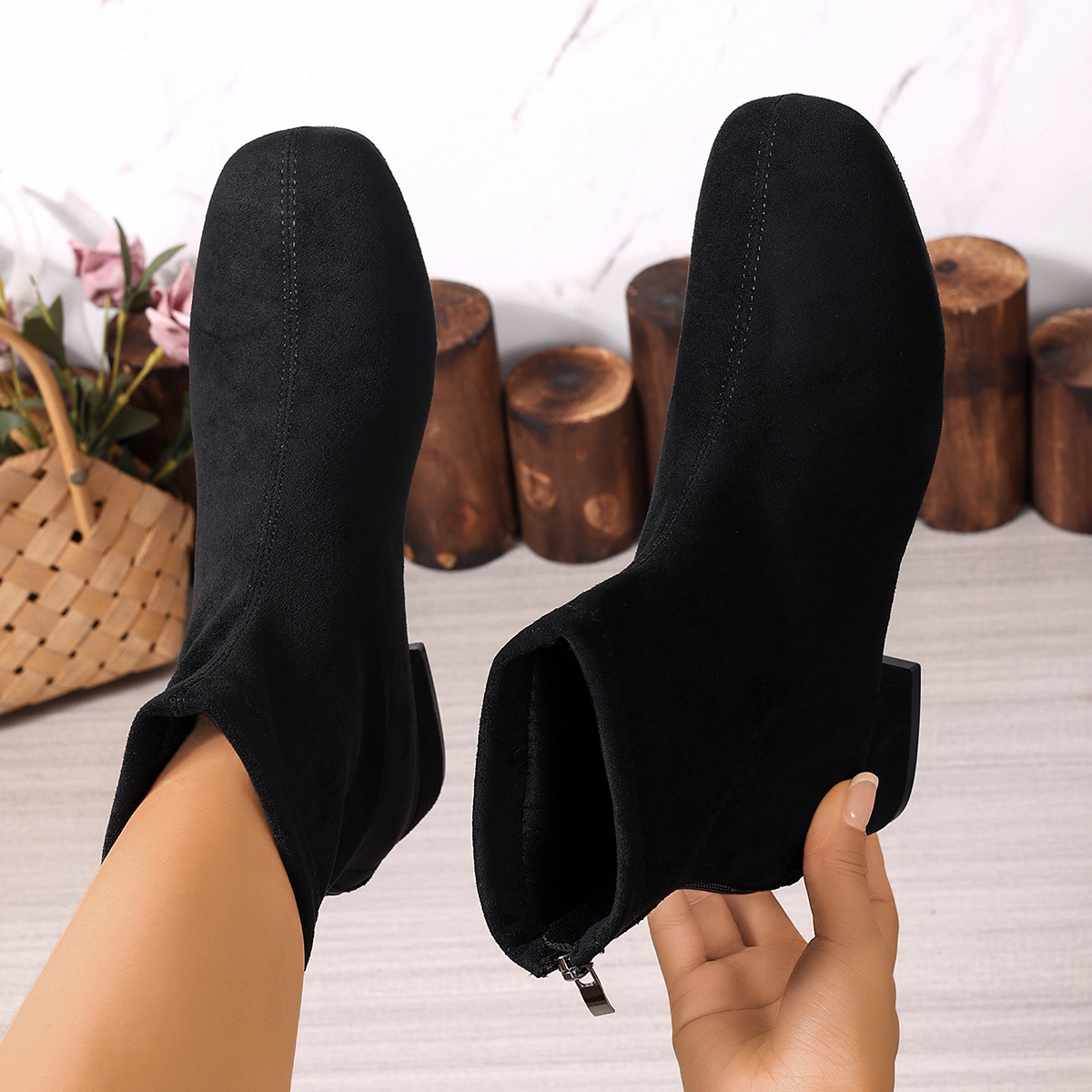 Botas Martin retrô de camurça, modelo slim, nova coleção de outono, tamanhos grandes, salto grosso, botas de cano curto com salto médio para mulheres._voghion.com