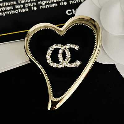 New Xiangjia Enamel Brooch with Diamond Women's Fashion Double C Letter Collar Pin Coat Jewelry All-match Pin Corsage (Yaxa sancaqları) - gold-with-logo