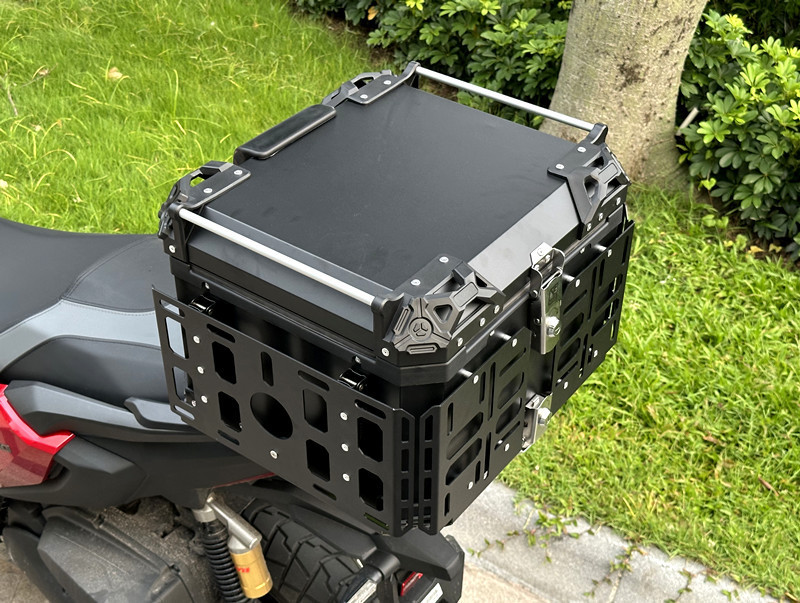 Motorcycle Modified Aluminum Alloy Quick-Release Tail Box 45L Dual Lock Waterproof Anti-Collision Universal Rear Tail Box Scooter Tail Box