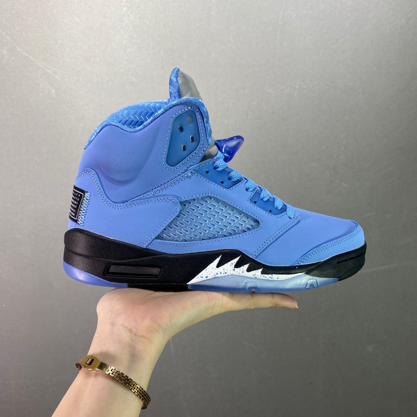 Zapatos de baloncesto de alta calidad AJ5 Jiao Wu Zhixiu Zapatos deportivos de amortiguación de arce verde oliva zapatos casuales de pareja