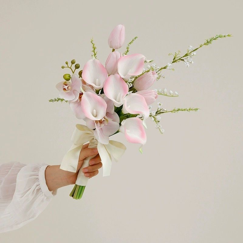 高档马蹄莲新娘手捧花结婚拍照装饰高级求婚把束领证花束道具|undefined