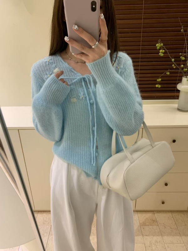 25秋冬女装韩系V领系带手缝刺绣气质羊毛衫软羊驼绒针织开衫毛衣|undefined