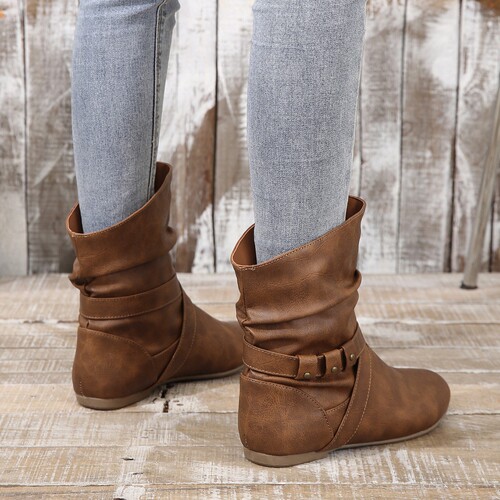 Cross-border wholesale large-size women's short boots for fall/winter 2025—new pleated chunky boots, flat-bottomed ankle boots in Korean style.