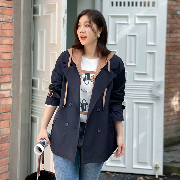 Тонкое шоу 2023 Весна Новое женское платье больших размеров, пухлая девушка, модный шить контрастных цветов, свободный Универсальный Тренч с капюшоном