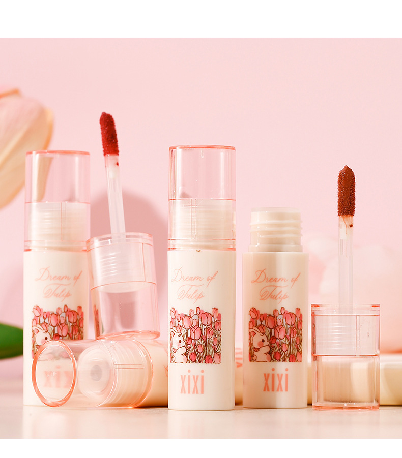 xixi Xin Xin Lian Lian Powder Mist Velvet Lip Gloss is not easy to stick to the glass and does not fade easily. This energetic lipstick makes the skin fairer and is affordable for students undefined