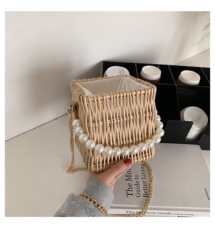 Simple Pearl Portable Straw Bag Wholesale display picture 16