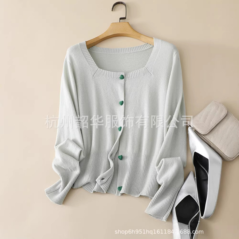 100% Sheep Wool Korean Style Heart Button Knitted Cardigan for Women 26 Autumn and Winter New Style Square Collar Long Sleeve Short Jacket Trendy Top 100% Sheep Wool Korean Style Heart Button Knitted Cardigan for Women 26 Autumn and Winter New Style Square Collar Long Sleeve Short Jacket Trendy Top
