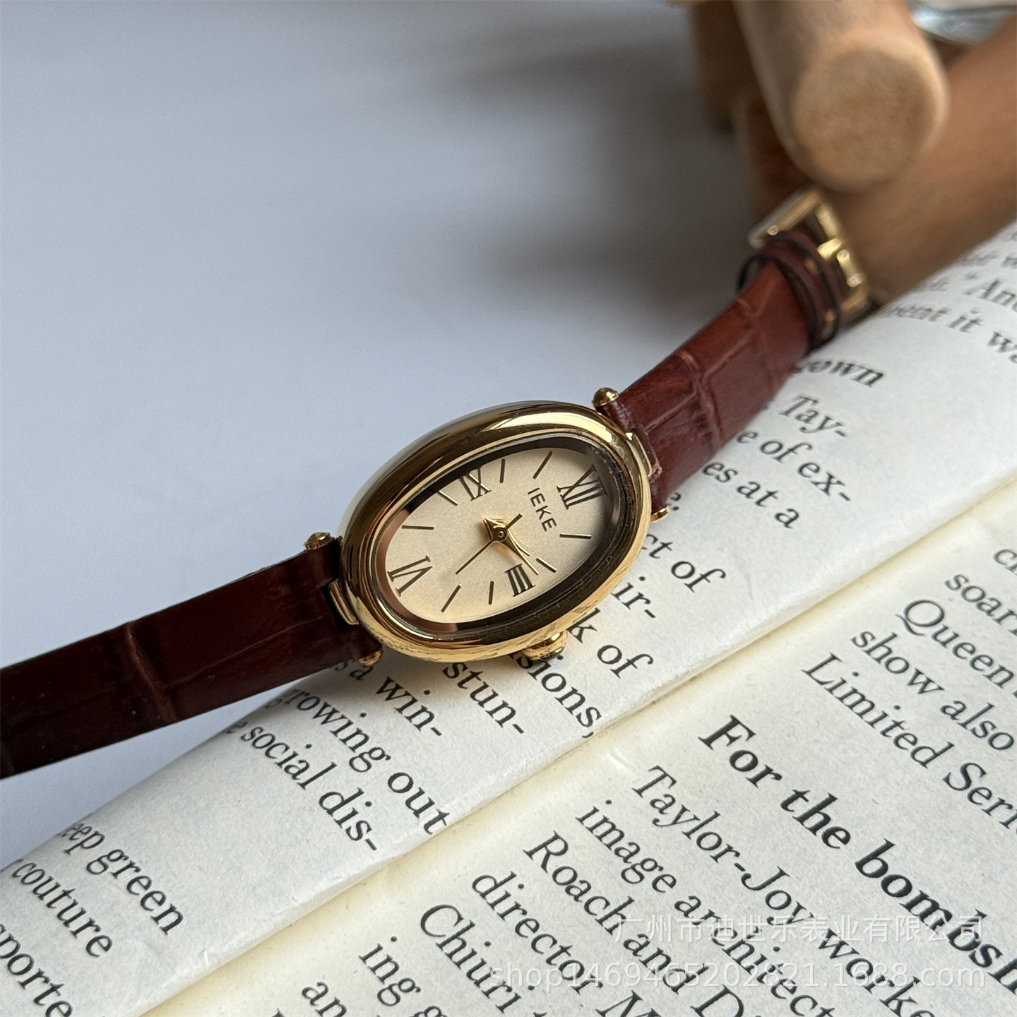 Retro Bathtub Oval Roman Watch Women's Light Luxury Niche High-End Design White Women's Casual Watch