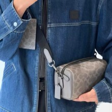 C�羳�����а��¿��ϻ�Axel����һб����������ͷ����CV762����