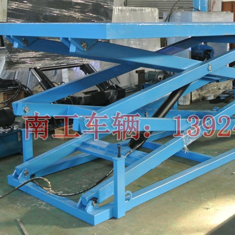供应广东液压式自动升降平台 移动式固定式升降工具拖车