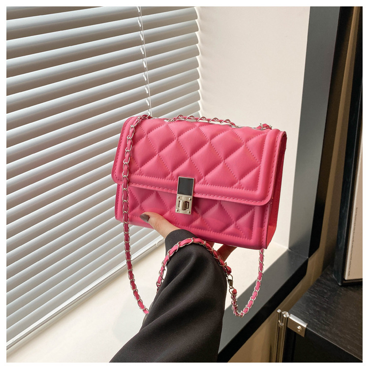 Borsa a tracolla donna trapuntata con catena, elegante borsetta_voghion.com