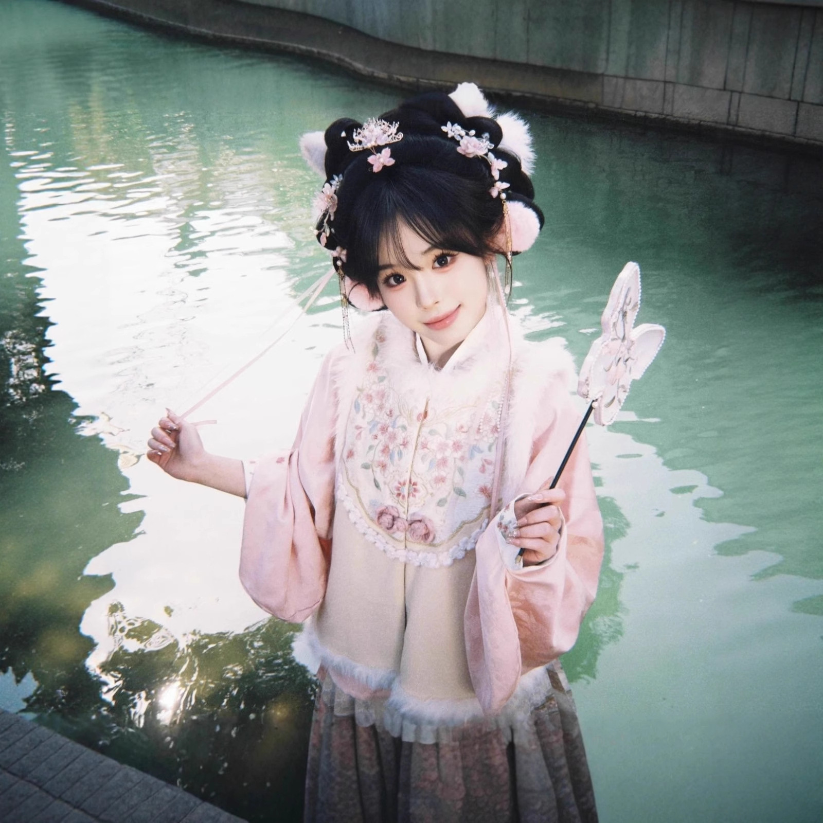 原创爆款明制汉服加绒奶油黄比甲马面裙套装女2025新款