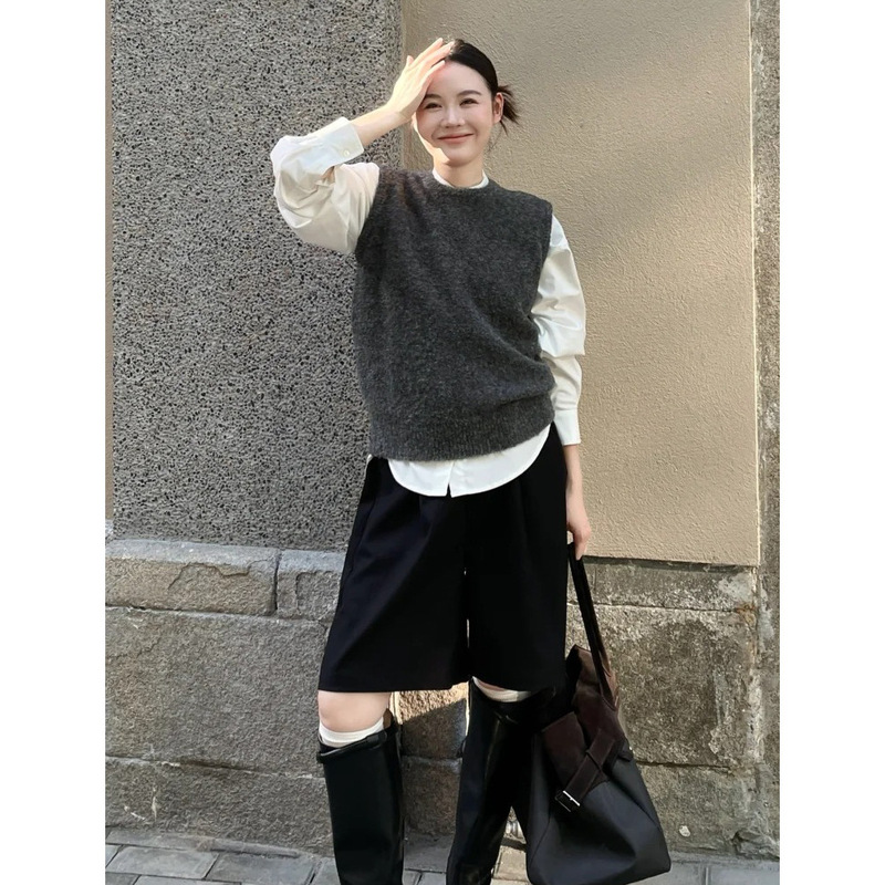 French Style Lazy High-End Gray Sleeveless Knitted Vest Women's Autumn and Winter Shirt Layered Sweater Vest Top French Style Lazy High-End Gray Sleeveless Knitted Vest Women's Autumn and Winter Shirt Layered Sweater Vest Top