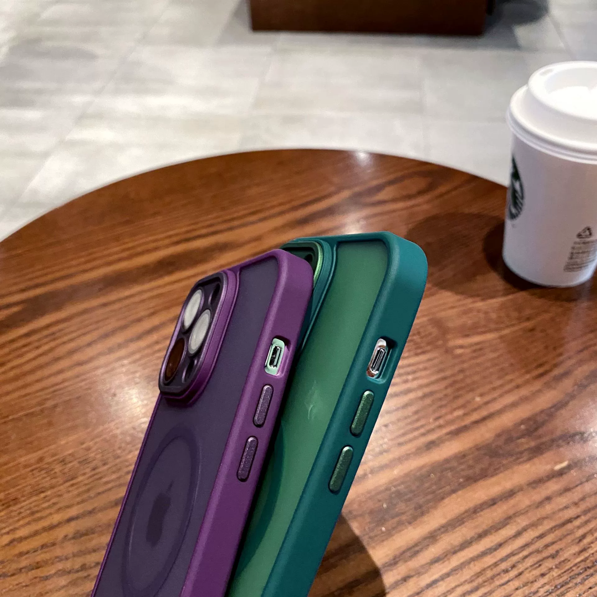 Чехол для телефона Apple iPhone 16, магнитное крепление (MagSafe), защита объектива, титаново‑серый