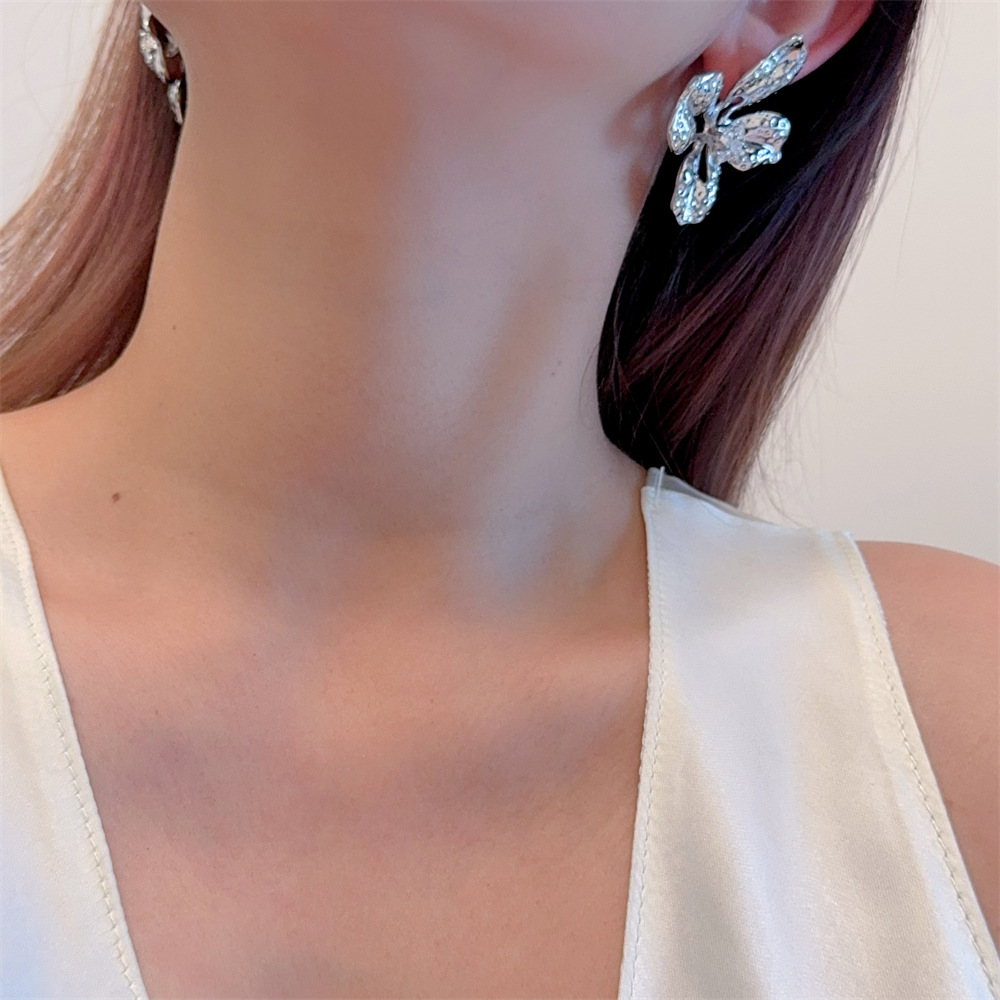 All Seasons Season 1 Pair Exaggerated Sweet Flower Plating Alloy Ear Studs