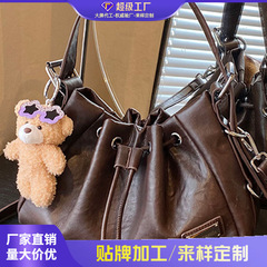 外单小众设计时尚百搭通勤水桶包包简约休闲女2025秋冬新款腋下包