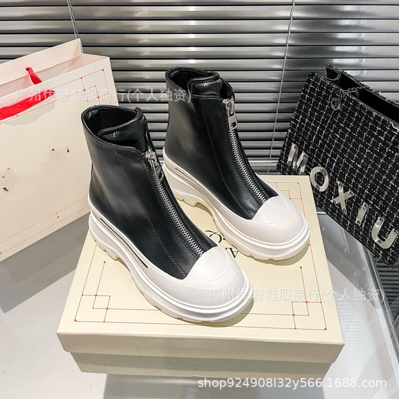 M Letter Top Edition Pure Original Calfskin Front Zipper Thick Bottom Martin Boots Autumn and Winter New Elevated Color-block Women's Ankle Boots M Letter Top Edition Pure Original Calfskin Front Zipper Thick Bottom Martin Boots Autumn and Winter New Elevated Color-block Women's Ankle Boots