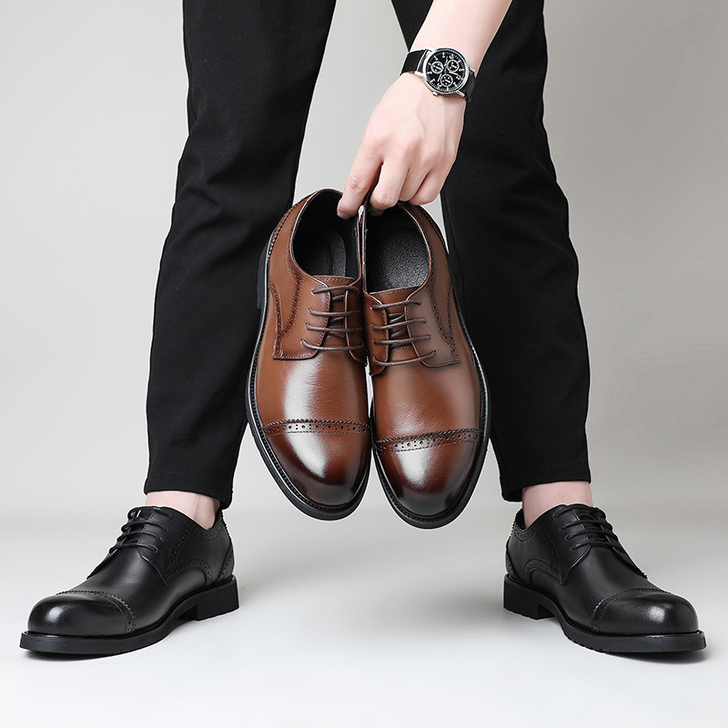 Primera capa de piel de vaca de la primavera de los hombres zapatos de cuero casual de negocios de cuero genuino de fondo suave estilo británico ropa formal brogue tallado zapatos de los hombres