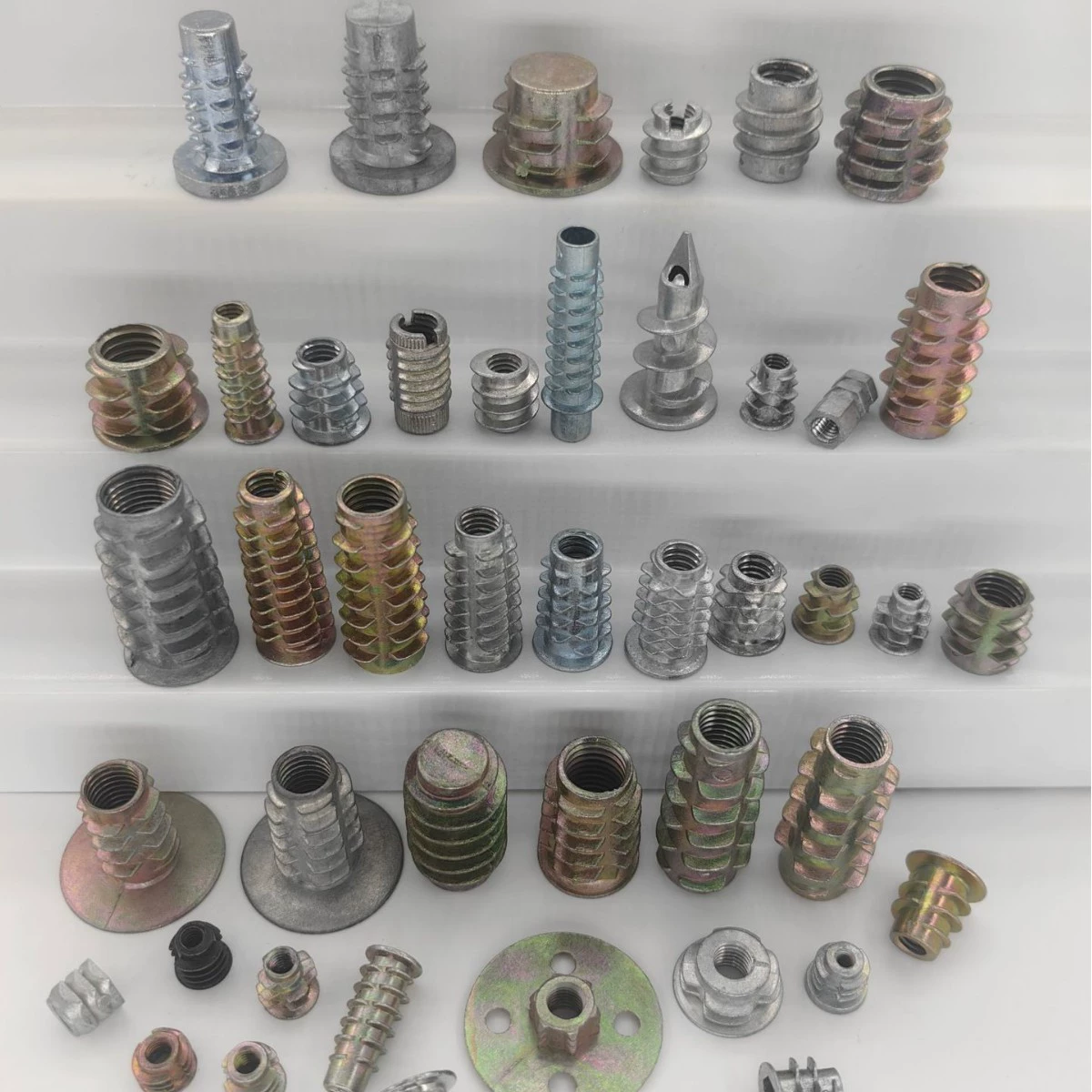 Кастомные внутренние и внешние гайки, болты, винты, шестигранные соединители для мебели, цинковые сплавы с обратным зубом T-образные гайки