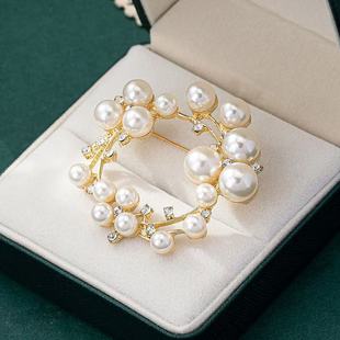 European and American fashion clothing accessories sunflower pearl brooch pin high-grade rhinestone wedding clothing collar pin wholesale