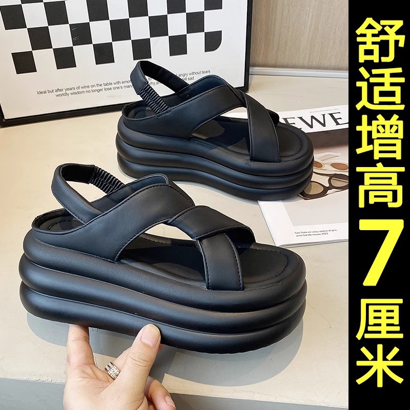 Sandalias romanas para mujeres 2025 verano nuevo estilo de muffin de fondo grueso con altura de moda con falda temperamento universal zapatos de playa