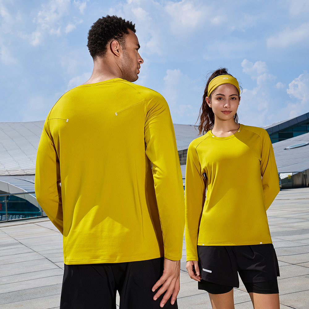 Otoño y invierno nueva chaqueta deportiva al aire libre con camiseta de cuello redondo de manga larga de vello, ropa de entrenamiento elástico de secado rápido para hombres