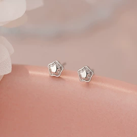 耳钉;项链;戒指