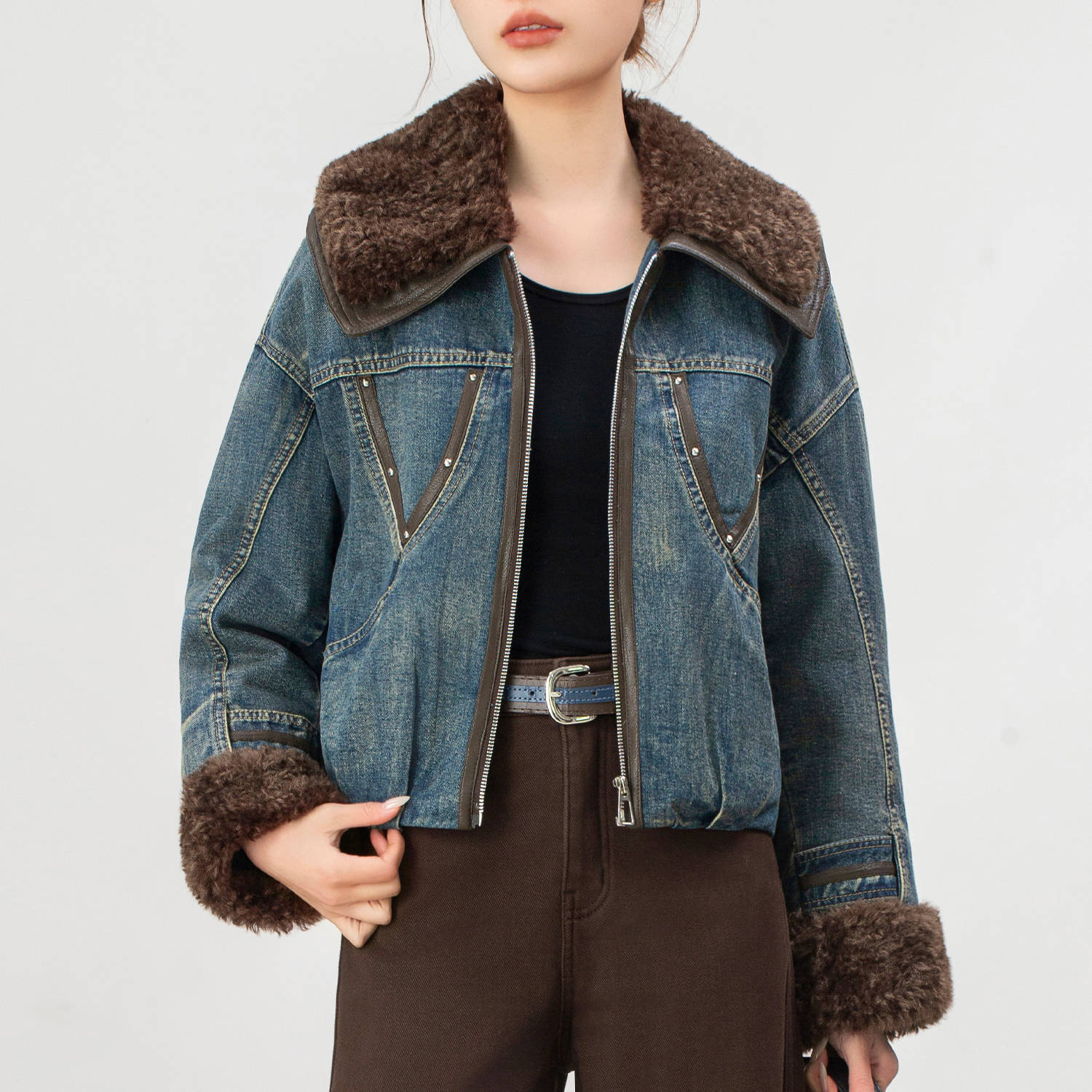 Retro Style Fur Collar down Jacket for Women 2025 Winter New Thickeneded Warm Petite Denim Short Jacket with Fur Cuffs
