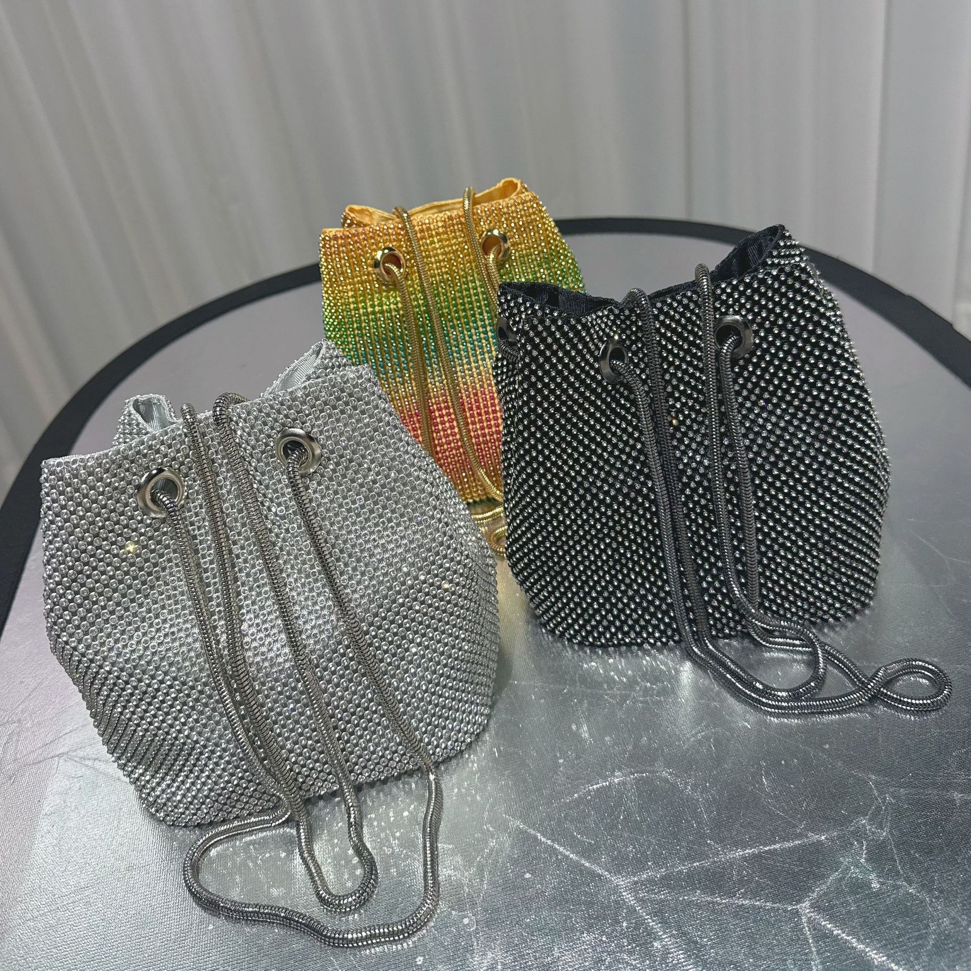 Cross-Border New Fashion Bucket Bag, Rhinestone Evening Clutch For Banquets And Formal Dresses, Trendy Women's Handheld Evening Bag - Thumbnail 4